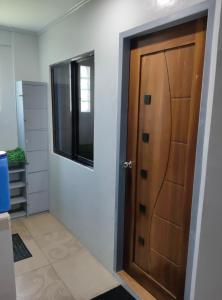 Eddies Value Room for Practical Group Stay in downtown San Fernando