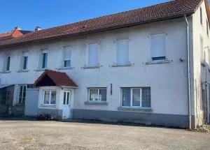 1er etage entier, 2 Appartements, 10 Pers - Delle