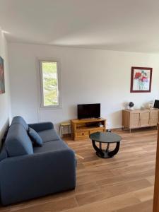 Bright 50m apartment with magnificent lake view