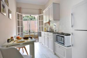 Dimitris Residence 1