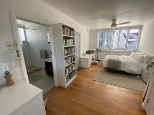 A sunny open-plan family home, Cape Town