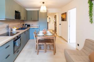 Appartements #41 Flat for 6, 3 Bdrs Parking Wifi 5mins walk Tram T1 : photos des chambres