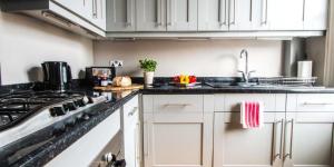 Super Chic 1-Bedroom Urban Hideaway