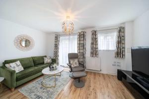 Chic House With Parking And Private Garden