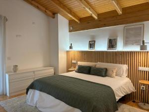 Casa El jardín Vertical con 5 habitaciones y un salón comedor