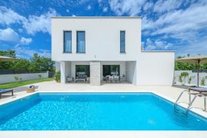 Villa Luz by Istrialux