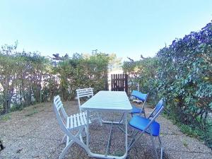 Appartements Appartement 2 pieces avec terrasse et piscine, La Londe-les-Maures - FR-1-826-9 : photos des chambres