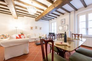 Large Apartment in the Historic Center of Parma