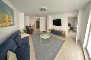 Tudor Central Apartment