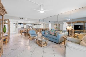 Edgewater Beach Resort #811 Tower 3 by Book That Condo