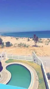 Pieds dans l'eau à Hergla Madfoun - Harqalah