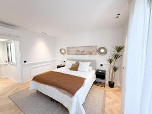 The Forville Elegant 2 Bedroom Apartment in the Heart of Cannes