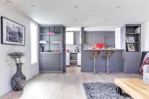 Appartement dArtiste, Terrasse Vue Tour Eiffel