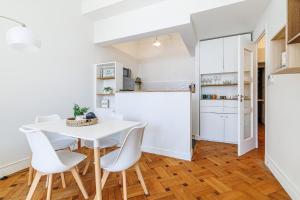 Promenade des Anglais 2 Bdr Large Terrace