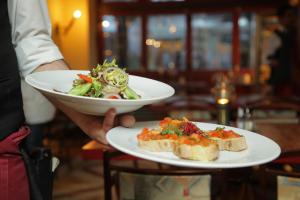 The Grand Seven Inn Near IGI Airport