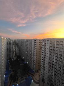 EmFress Suites