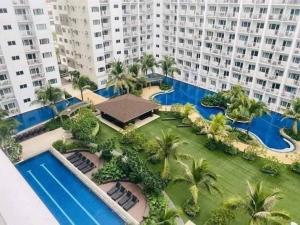 EmFress Suites
