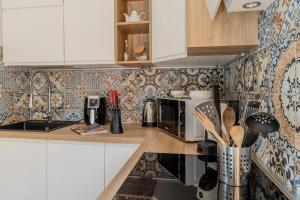 Bright Apt near La Pelosa beach, WiFi & parking!