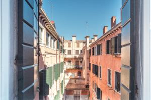 In the center of Venice near the Rialto Bridge