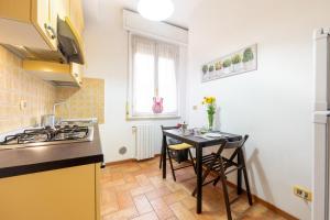 Blu&Yellow Apartment in Parma Station