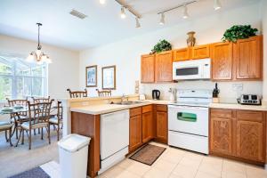 Davenport Getaway 4BR with Pool