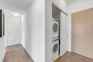 Cozy 2bdrm near Scotiabank MTCC Hospitals Water
