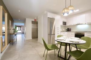 San Francisco Top-Luxury, by Homing U