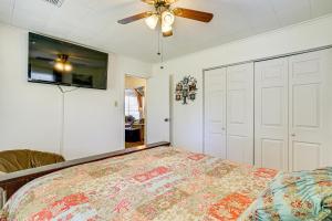 Boat and Swim Lakefront Toledo Bend Retreat!