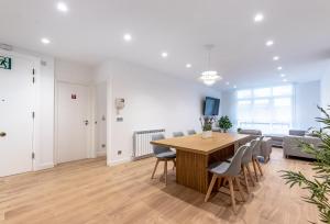 Azkuna Home Apartment