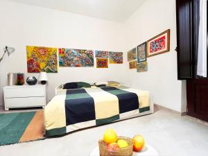 Casa Mariolina, brand new refurbished 2 bed apartment in the historical center