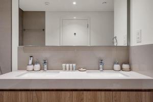 Elegant 2BR by Dubai Mall