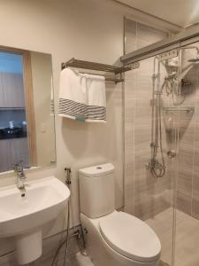 Cebu Solinea, new Ayala Mall, across Cebu City Business Park, amazing pool, gym