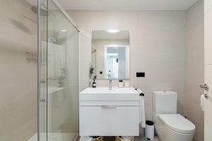 EXCLUSIVO APARTAMENTO con PISCINA, AMPLIA TERRAZA y GARAJE en PORTONOVO