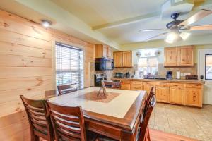 Cabin Close to ATV & Hiking Trails in Delbarton
