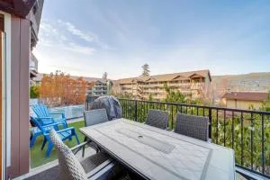 Walk to Lake Chelan Mountain-View Condo with Grill! - Chelan