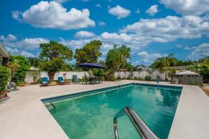 9 Mi to Coquina Beach Home with Pool and BBQ