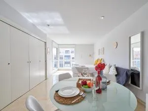 My City Home - Apartamento con terraza y piscina comunitaria en Legazpi - Хетафе