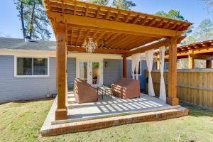 2 Mi to Historic Horse District Dog-Friendly Home