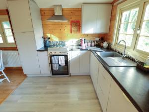 Dollys Hideaway Cabin