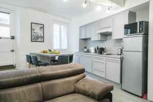 Au pied des remparts- Maison de caractère-3 Ch-AC