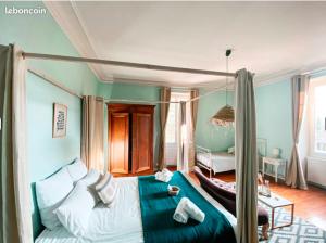 Jolly Château - private room "Damien"