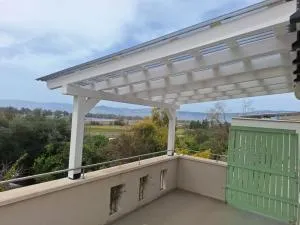 ליד המעיין - Sha'al