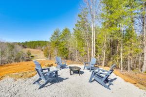 Near Hiking Trails: Mtn-View Haven in Englewood!