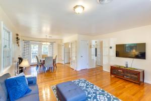 4 Mi to FSU! Family Gem with Deck in Tallahassee