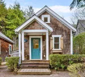 Seabrook 2-Bdrm with Hot Tub, AC, Pet Friendly - Copalis Beach