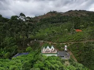 Glass House Villa - Clamping Resort - mini single bed room villa - Devikolam