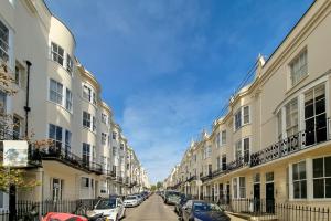 Garden flat, 2 mins walk from beach