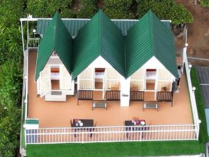 Glass House Villa - Clamping Resort - mini single bed room villa