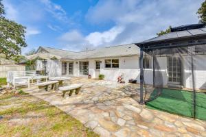 2 Mi to Shore Modern Retreat in Fort Walton Beach