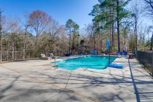 Near Lake Murray Family Getaway with Screened Porch